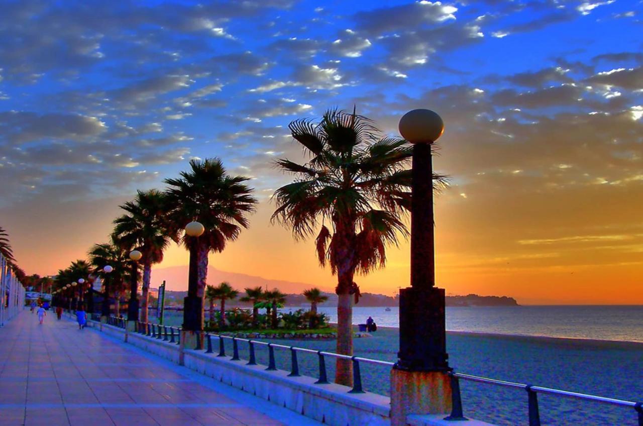 Aparment Neptuno- Located On The Promenade A Few Metres From The Beach. Estepona Exterior photo