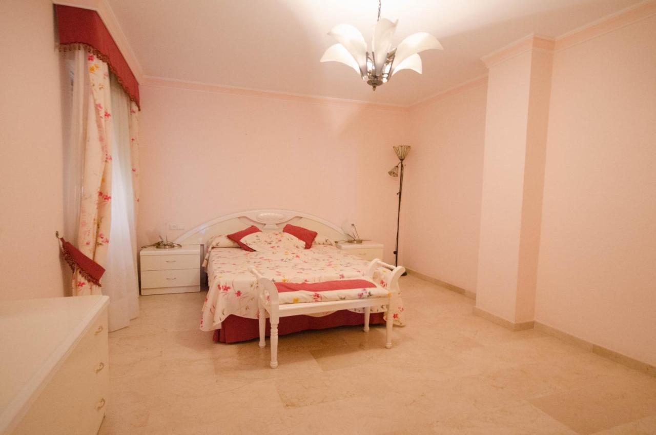 Aparment Neptuno- Located On The Promenade A Few Metres From The Beach. Estepona Exterior photo