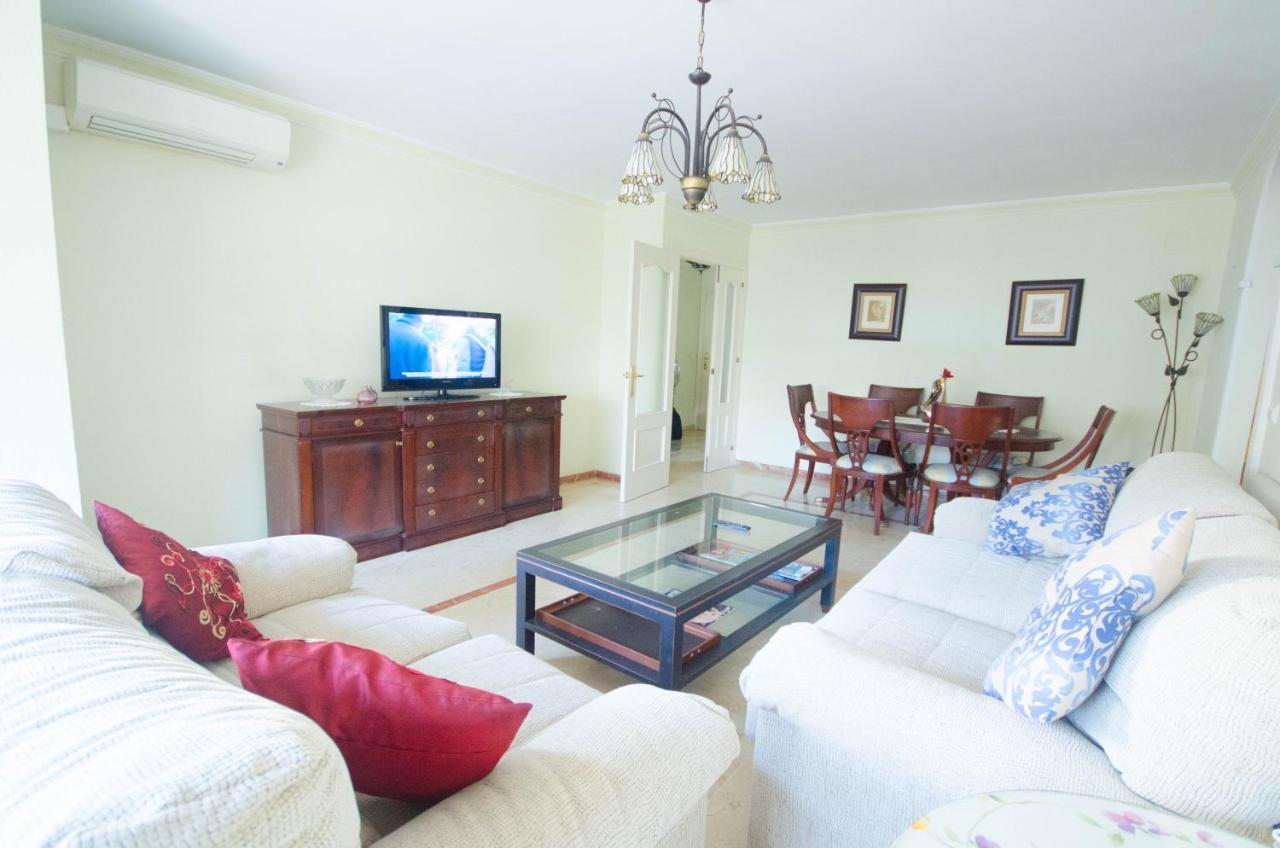 Aparment Neptuno- Located On The Promenade A Few Metres From The Beach. Estepona Exterior photo