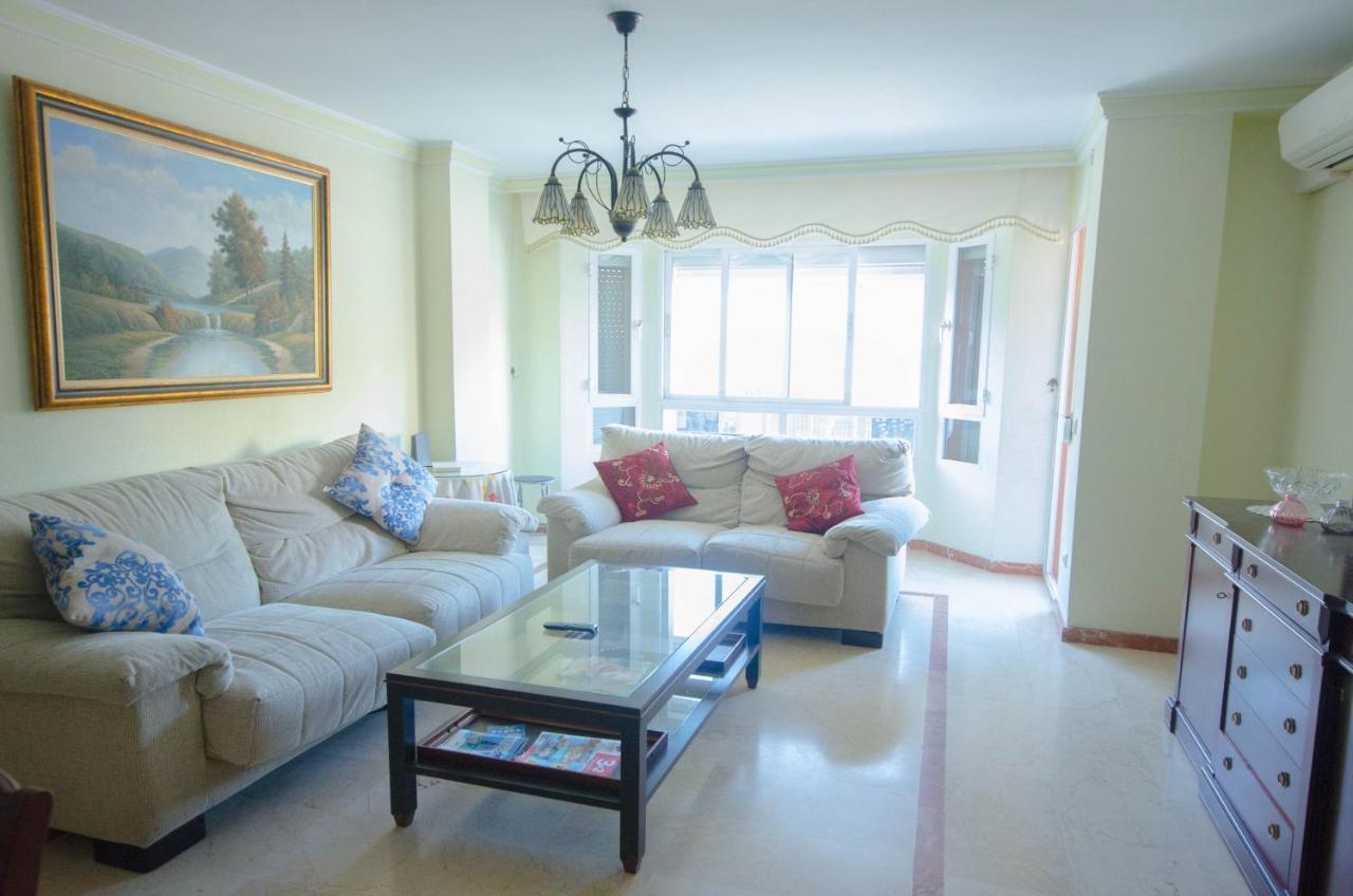 Aparment Neptuno- Located On The Promenade A Few Metres From The Beach. Estepona Exterior photo